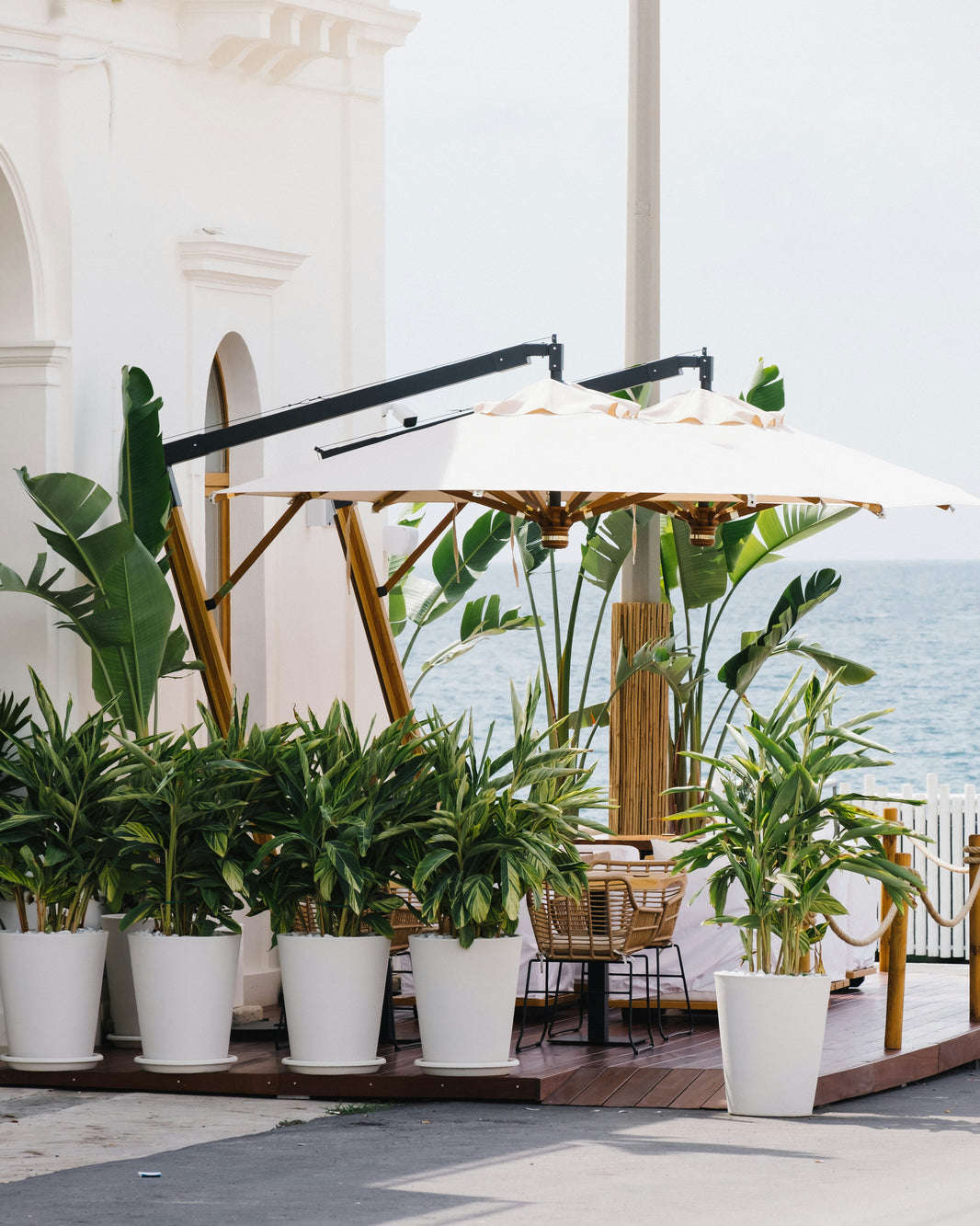 Patio Cantilever Umbrellas for Outdoor Comfort – Abba Patio